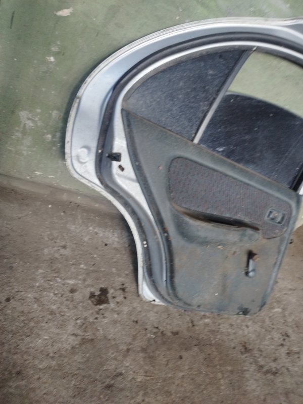 Дверь боковая Nissan Almera N15