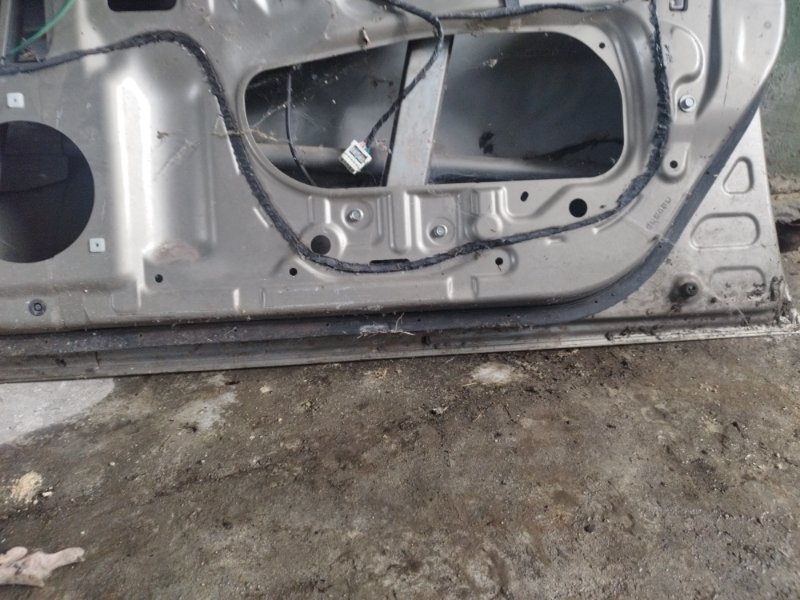 Дверь боковая Subaru Impreza