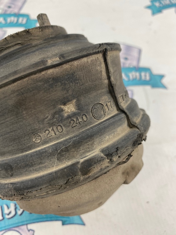 Подушка двигателя Mercedes-Benz E-ClASS 1996 W210