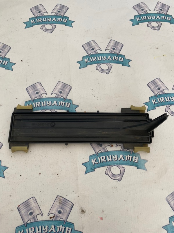 Крышка салонного фильтра Mercedes-Benz E-ClASS 1996 W210