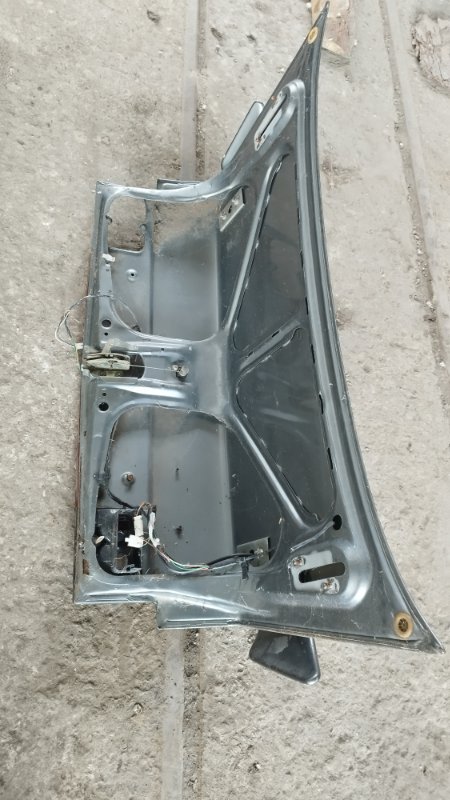 Крышка багажника LADA 2110