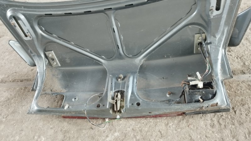 Крышка багажника LADA 2110