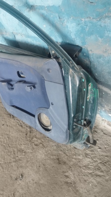 Дверь боковая Mitsubishi Carisma