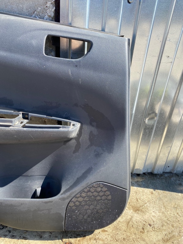 Обшивка боковой двери Subaru Impreza