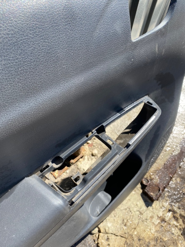 Обшивка боковой двери Subaru Impreza
