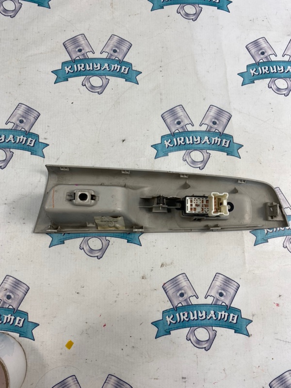 Кнопка стеклоподъемника Subaru forester