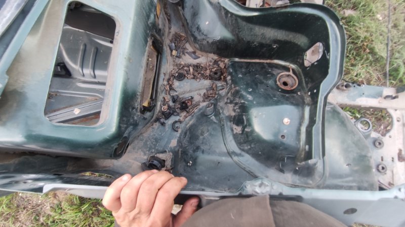 Nose cut Mercedes-Benz E-ClASS 1996 W210