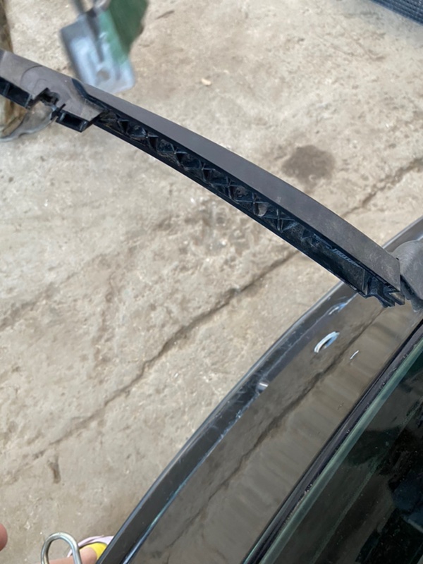 Щёткодержатель поводок Fiat Punto 2000 188