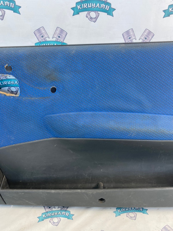 Обшивка боковой двери Fiat Punto 2000 188