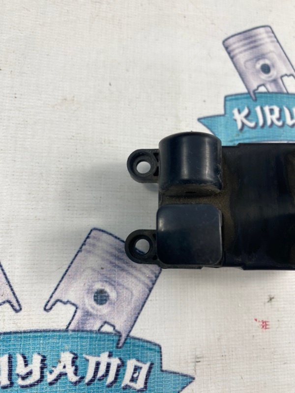 Кнопка стеклоподъемника Nissan Almera N15