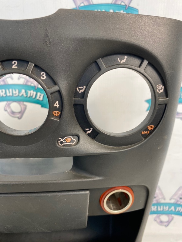 Консоль центральная Fiat Punto 2000 188