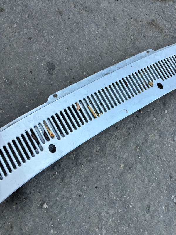 Решетка под лобовое стекло газ 31105 2007 105
