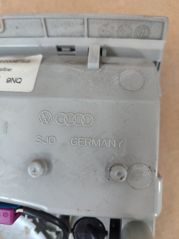Плафон освещения салона Audi A6 C6 2008 Quattro 4F