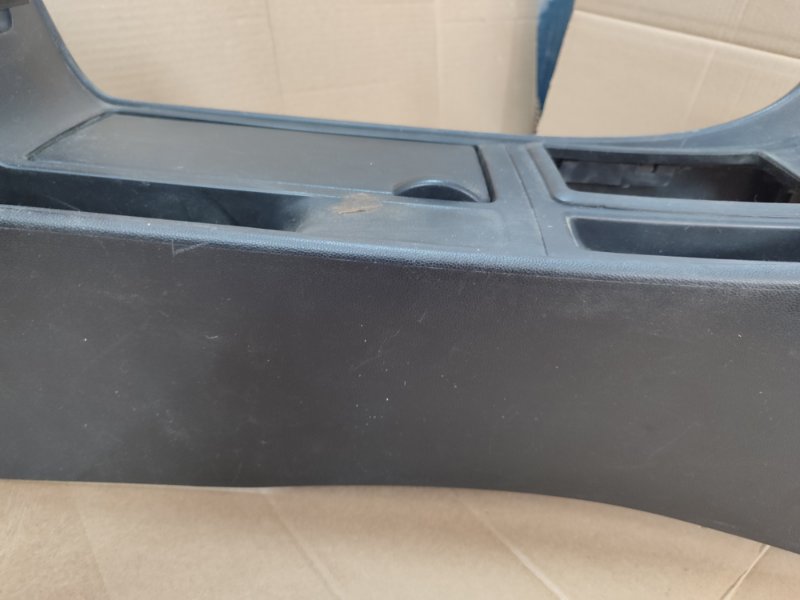 Подлокотник Mazda 3BK