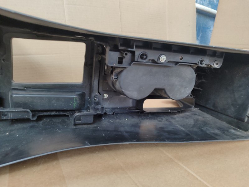 Подлокотник Mazda 3BK