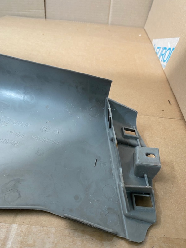Накладка на стойку кузова Peugeot 308 2008 308
