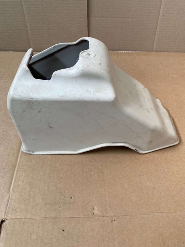 Кожух кулисы КПП Peugeot 308 2008 308