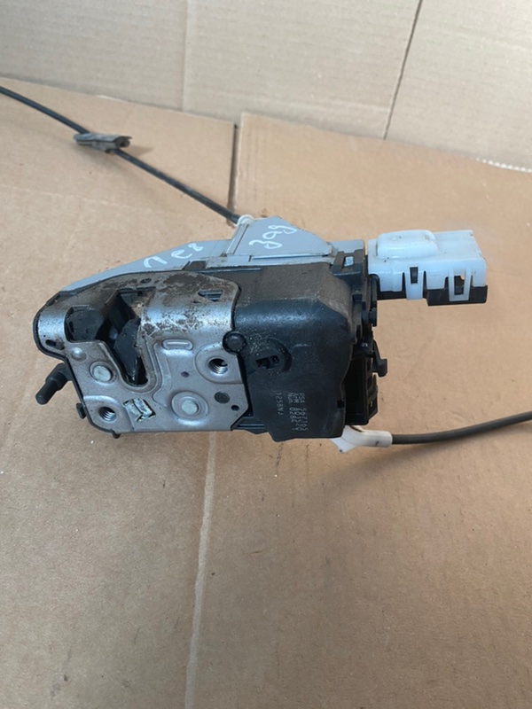 Замок боковой двери Peugeot 308 2008 308