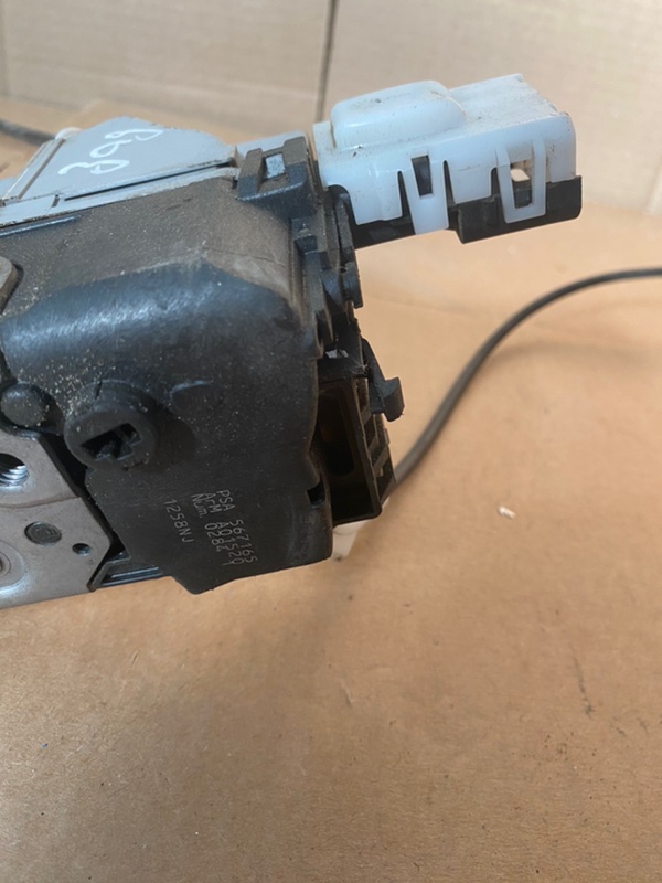Замок боковой двери Peugeot 308 2008 308