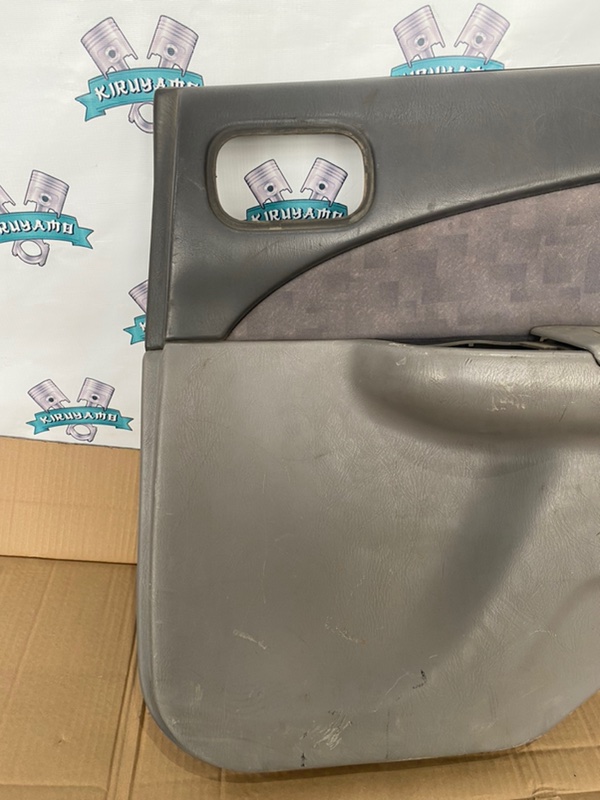 Обшивка боковой двери Nissan Sunny 1999 GF-FB15