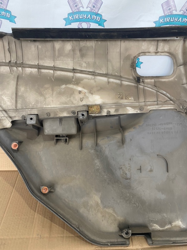 Обшивка боковой двери Nissan Sunny 1999 GF-FB15