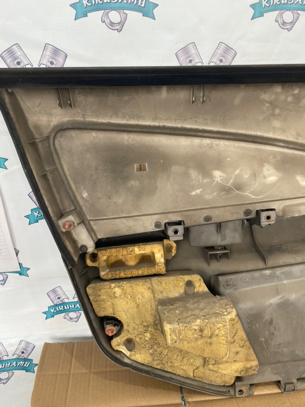 Обшивка боковой двери Nissan Sunny 1999 GF-FB15