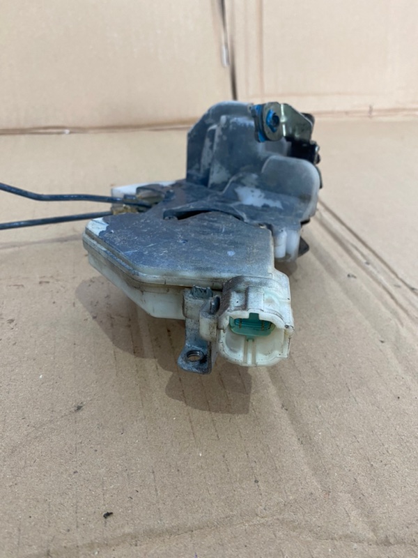 Замок боковой двери Nissan Sunny 1999 GF-FB15