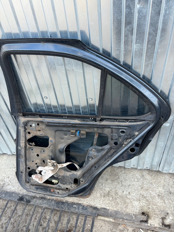 Дверь боковая Nissan Sunny 1999 GF-FB15