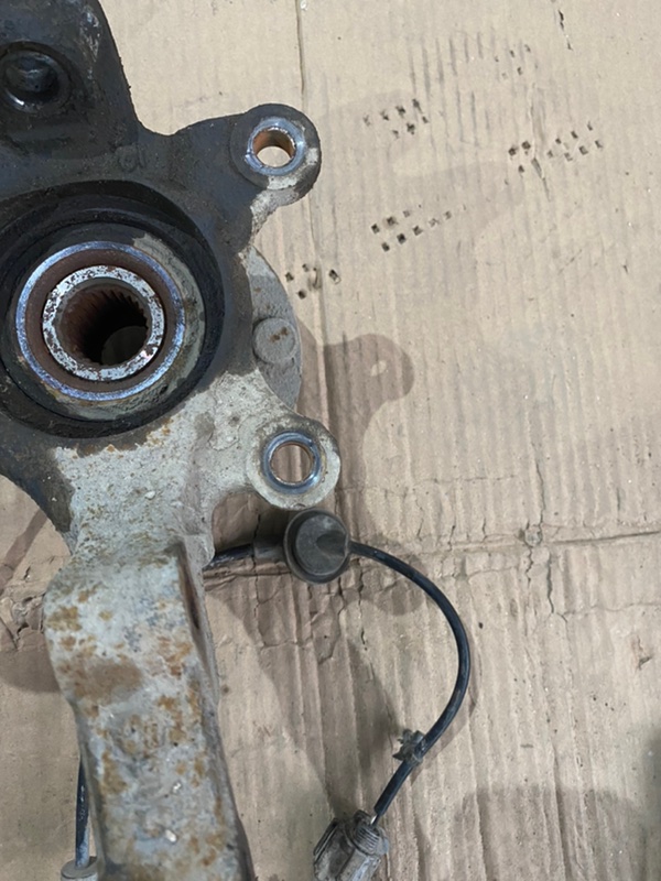 Кулак поворотный Nissan Sunny 1999 GF-FB15