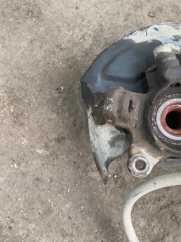 Кулак поворотный Nissan Sunny 1999 GF-FB15
