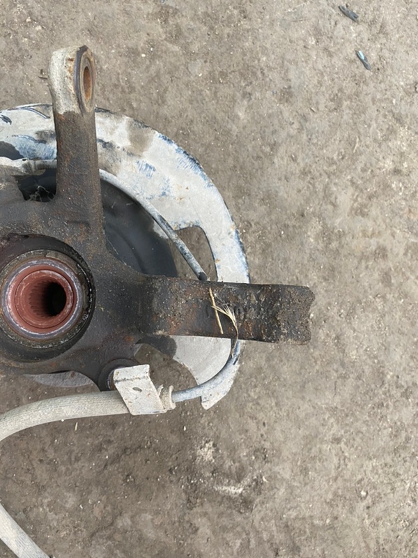 Кулак поворотный Nissan Sunny 1999 GF-FB15