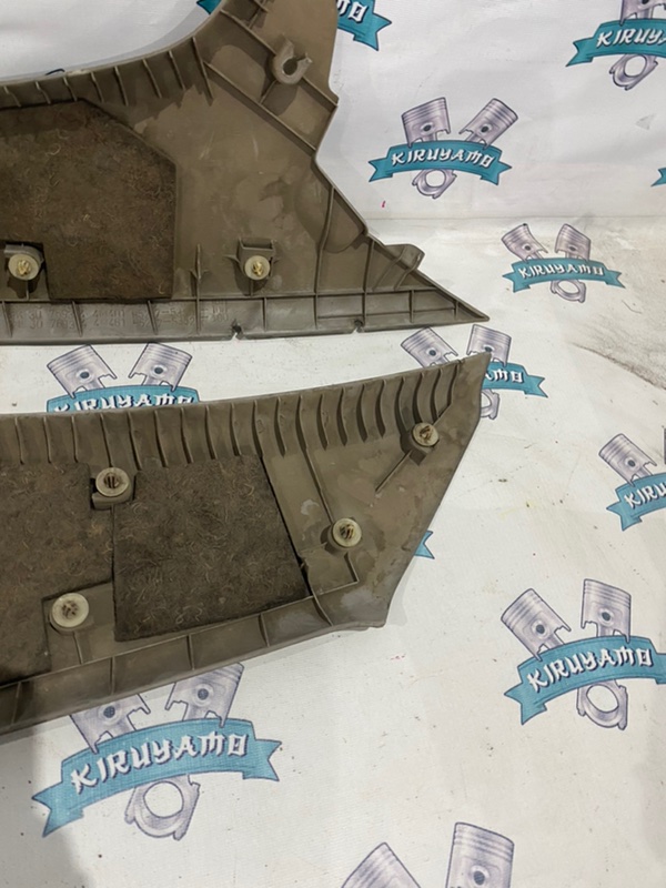 Накладка на стойку кузова Nissan Sunny 1999 GF-FB15