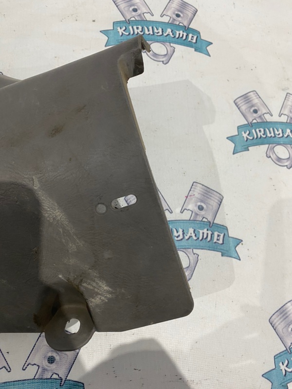 Накладка на стойку кузова Nissan Sunny 1999 GF-FB15