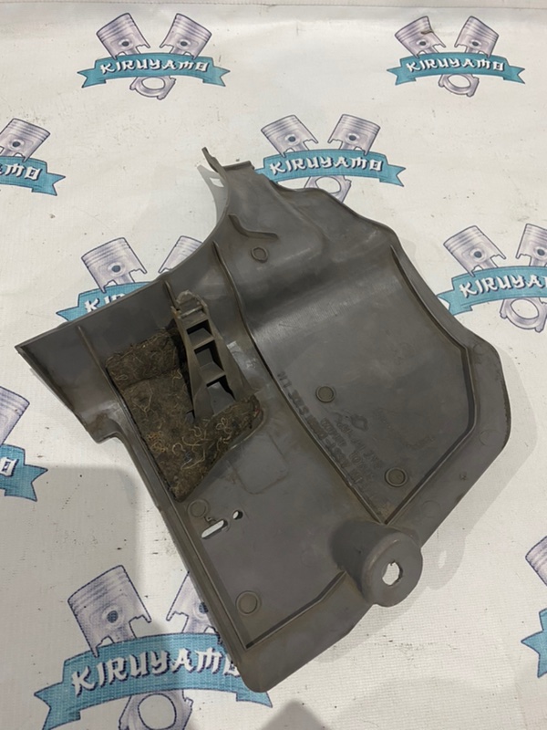 Накладка на стойку кузова Nissan Sunny 1999 GF-FB15
