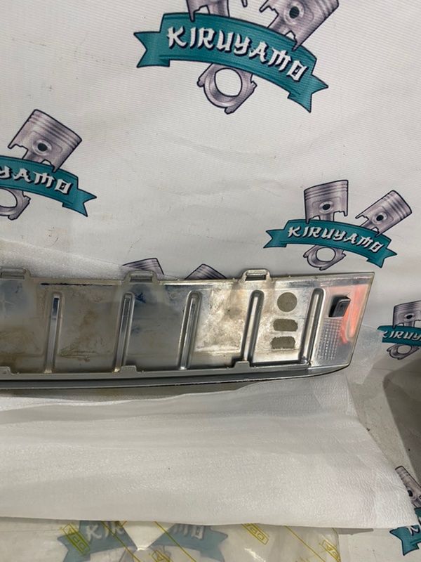 Накладка на бампер Volkswagen Touareg