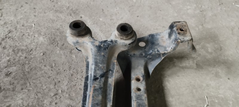 Балка подвески Volkswagen Passat B3