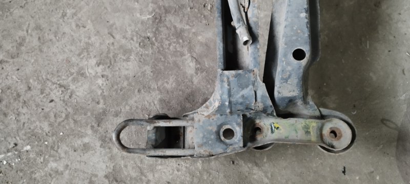 Балка подвески Volkswagen Passat B3