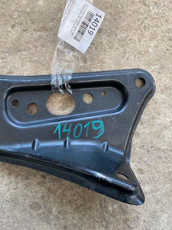 Крепление подрамника Toyota Camry 2009 ACV 40