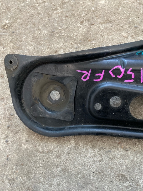 Крепление подрамника Toyota Camry 2009 ACV 40