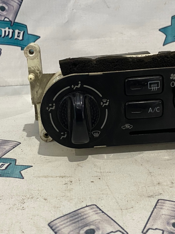 Блок управления климат-контролем Nissan Sunny 1999 GF-FB15