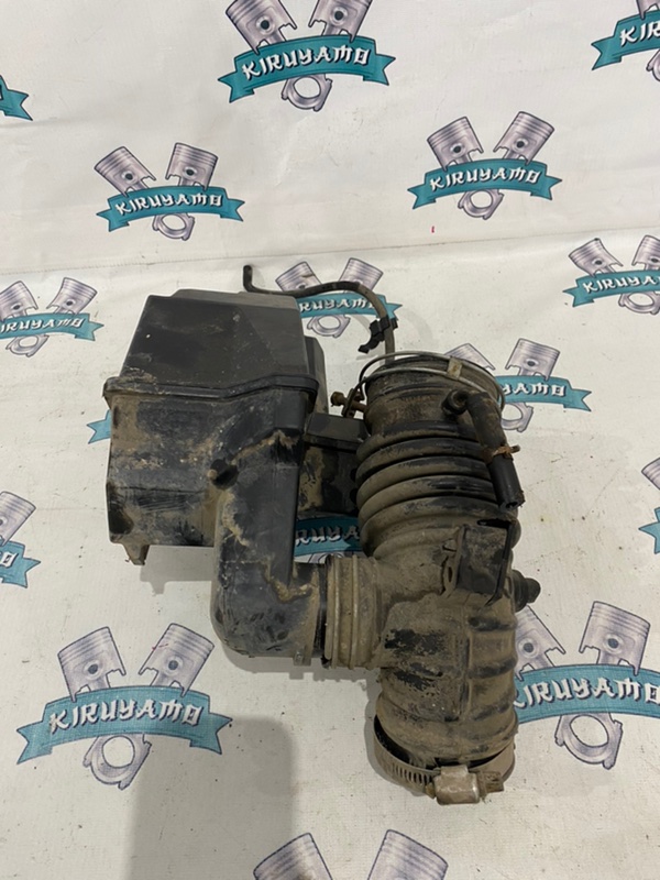 Патрубок воздушного фильтра Nissan Sunny 1999 GF-FB15