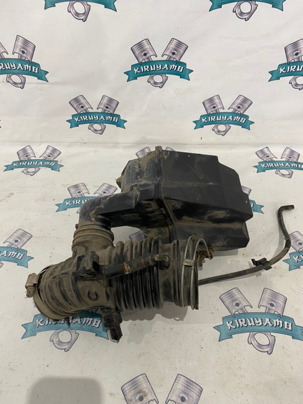 Патрубок воздушного фильтра Nissan Sunny 1999 GF-FB15