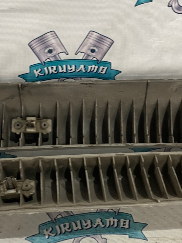 Накладка на стойку кузова Nissan Sunny 1999 GF-FB15