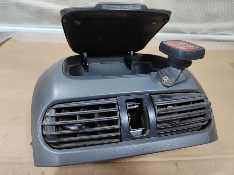 Бардачок Nissan Sunny 1999 GF-FB15
