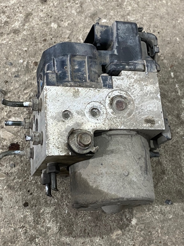 Блок ABS Nissan Sunny 1999 GF-FB15