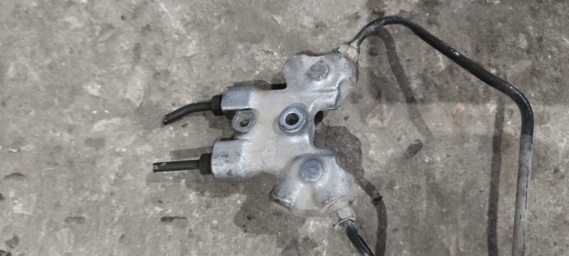 Тройник тормозной системы Nissan Sunny 1999 GF-FB15