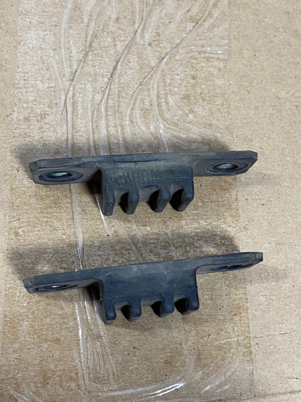 Отбойник крышки багажника Mitsubishi ASX GA3W