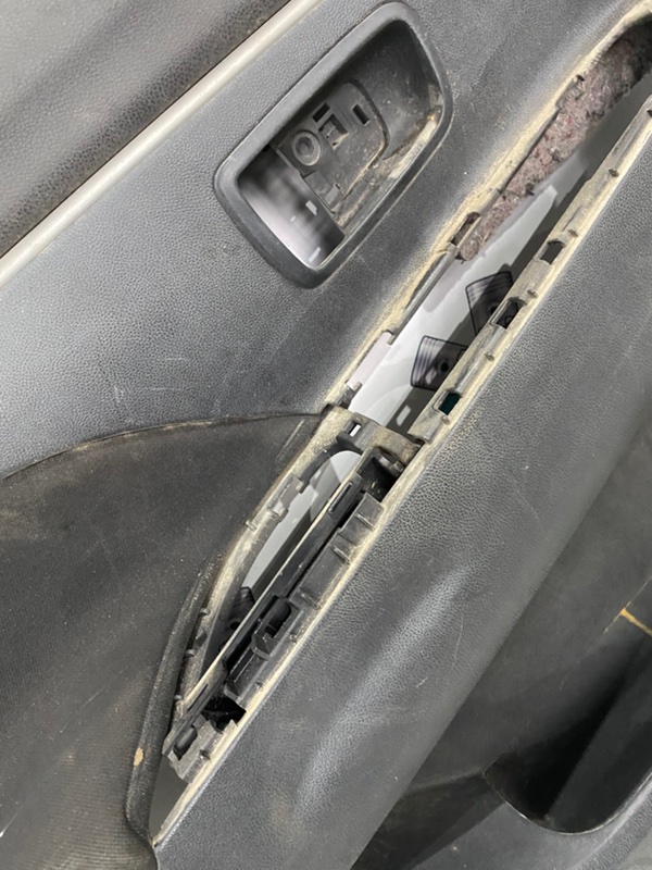 Обшивка боковой двери Mitsubishi ASX GA3W