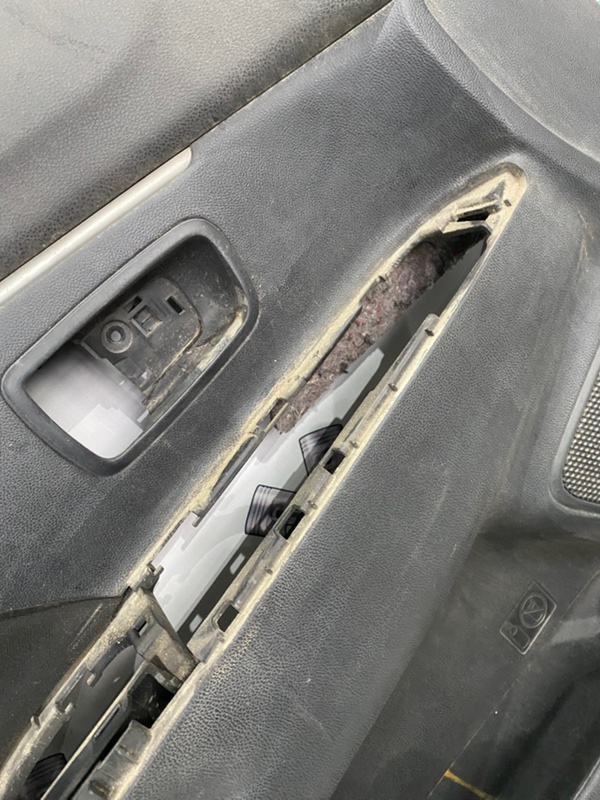 Обшивка боковой двери Mitsubishi ASX GA3W