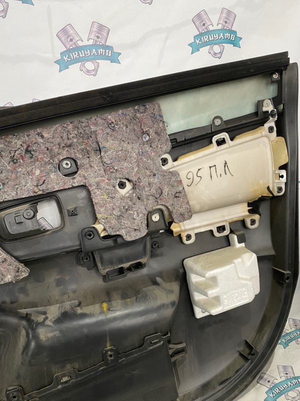 Обшивка боковой двери Mitsubishi ASX GA3W